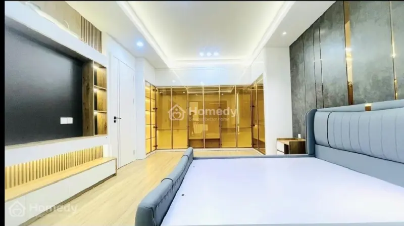 Nhà Đẹp Phân Lô Lê Trọng Tấn 42M👉 4 Ngủ -Thang Máy -Ô Tô Đỗ Cửa