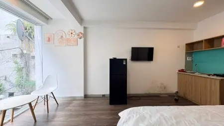 Trống Studio Ký Con - Q1 - Nhà Thang Máy, Rộng Và Thoáng-Ngay Cầu Calmette