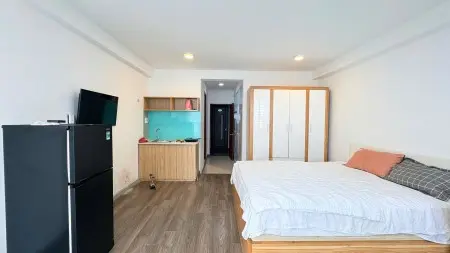 Trống Studio Ký Con - Q1 - Nhà Thang Máy, Rộng Và Thoáng-Ngay Cầu Calmette
