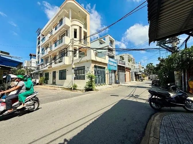 Nhà Bên Cv Phần Mền Quang Trung, Dt:4X18M, Lửng, 3Lầu, 4Pn, Gara Xe