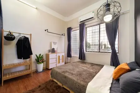 Cho Thuê Căn Hộ Full Nt Đẹp. Tiện Nghi. Cc Cống Quỳnh Q1. 2Pn Pk Ban Công. Giá 15Tr