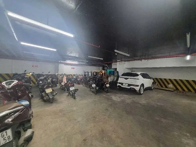Bán Gấp Toà Văn Phòng Lạc Long Quân, 290M2×8T, Mt 16M, 125 Tỷ