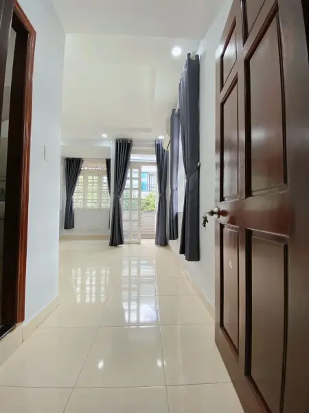 Studio Ban Công Riêng - Gần Cộng Hoà , Huit , Hvhk