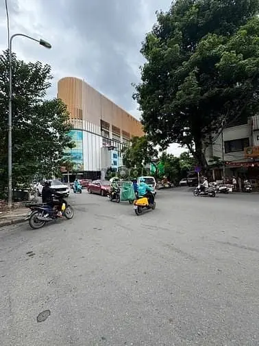 Hiếm!! Đông Tác 5 Tầng Thang Máy , Ngõ Siêu Nông , Full Nội Thất
