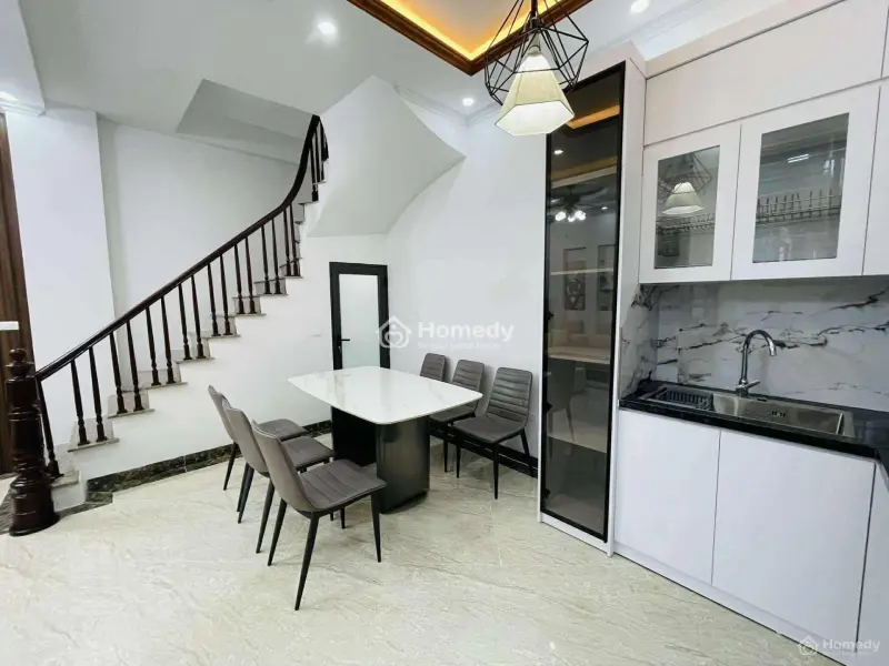 Nhà Đẹp Phân Lô: Hoàng Văn Thái 40M👉4 Ngủ, Ô Tô Đỗ Cửa, Giá Tốt