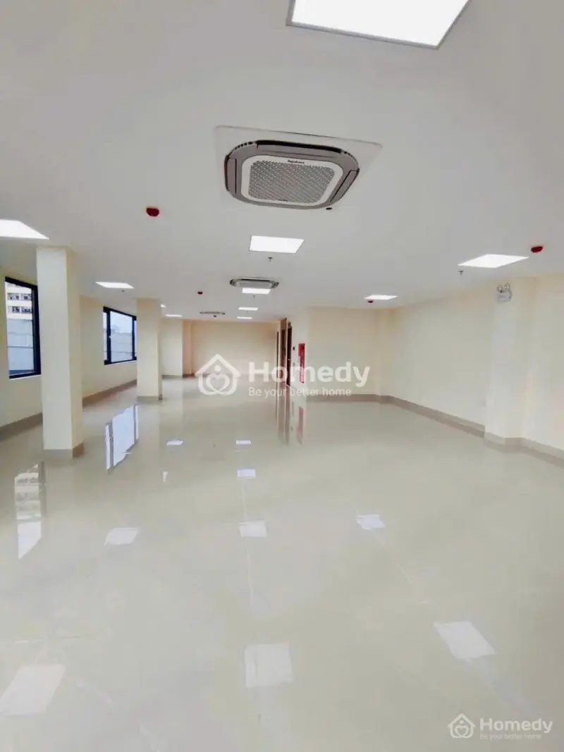Bán Nhà Mặt Phố Phạm Văn Đồng, Cầu Giấy, 207M2, 70 Tỷ, 8 Tầng, Mt: 14M, Lh: 0983984***