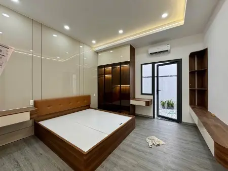 Cho Thuê Nhà Nguyên Căn Mới 100% - 1 Trệt 1 Lầu - 3 Phòng Ngủ Ban Công - Trường Chinh Tân Bình