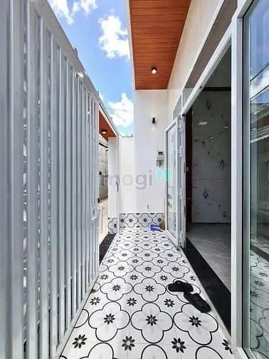 Nhà Cấp 4 Ngộp Cần Bán Gấp - Shr - Hẻm Rộng Rãi Thoáng Mát