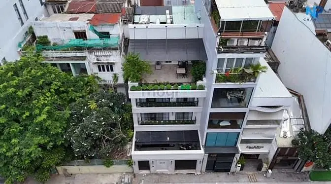 Biệt Thự Hiện Đại 4 Tầng Mặt Tiền Đường Nguyễn Văn Thủ Quận 1