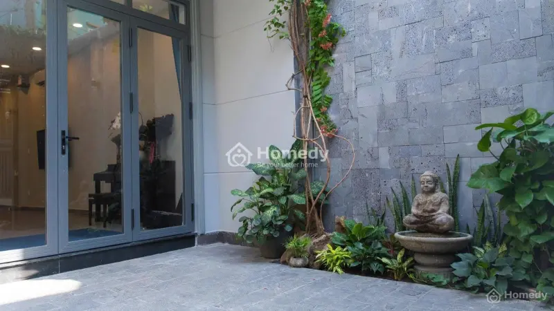 Nhà 1 Trệt 1 Lầu Thiết Kế Hiện Đại, Có Sân Trước Và Giếng Trời Sau, Thoáng Sáng Cả Ngày