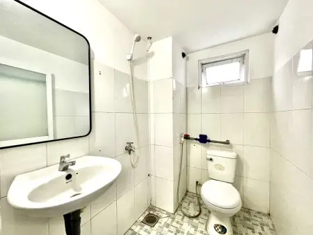 Phòng Mới Xây Đầy Đủ Tiện Nghi Ngay Bờ Kè Hoàng Sa