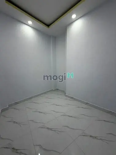Chỉ 2.65 Tỷ – Nhà 2 Tầng Hẻm Thông Chiến Lược – 24M² – 2Pn – Sổ Riêng