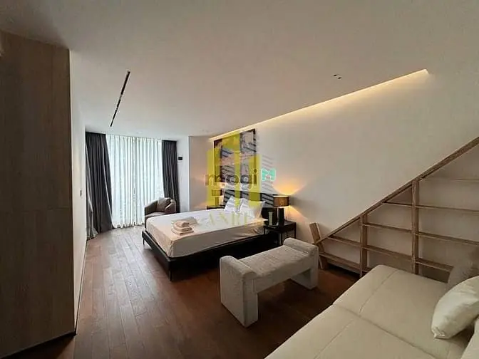 Cho Thuê Biệt Thự Hiện Đại Khu Thảo Điền - Hồ Bơi, Thang Máy, Sân Rộng