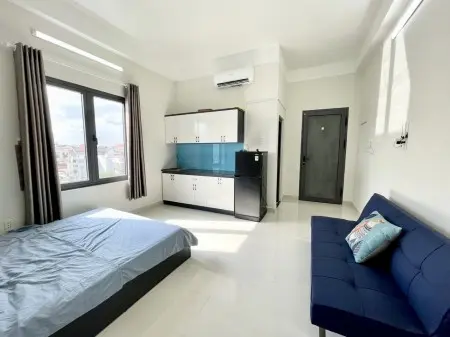 Cho Thuê Phòng Full Nội Thất 35M2, Cửa Sổ Lớn Ngay Tại Chu Văn An Gần Ngã Tư Hàng Xanh