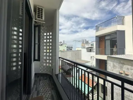 Cho Thuê Phòng Trọ Có Ban Công – Máy Giặt Riêng Ngay Đường Trường Sa, Quận 3 (Gần Cầu Lê Văn Sỹ)