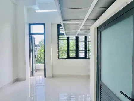 Duplex Ban Công Mới Xây Ngay Ngã Tư Bảy Hiền, Chợ Hoàng Hoa Thám