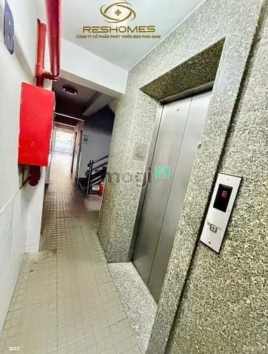 Cho Thuê Tòa Nhà 7 Tầng Có Thang Máy Đường 30/04 Ngay Trường Ngô Quyền
