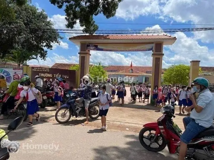Bán Gấp 10X50=500M2 Đất T.cư, Sổ Riêng Nằm Ngay Trung Tâm Sát Chợ, Tr.học Dân Ở Đông. Gía 275Tr/Sổ