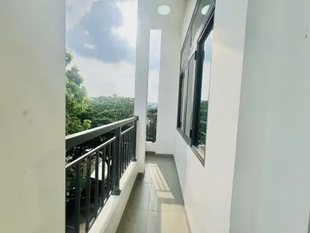Duplex Ban Công Mới Xây Ngay Ngã Tư Bảy Hiền, Chợ Hoàng Hoa Thám