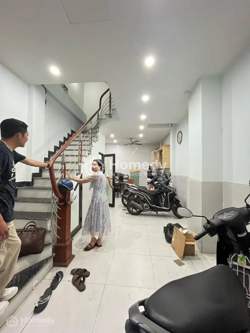 Bán Nhà Cổ Nhuế – 35M² – 5 Tầng – Mặt Tiền 4M – Giá 9.6 Tỷ – Bắc Từ Liêm