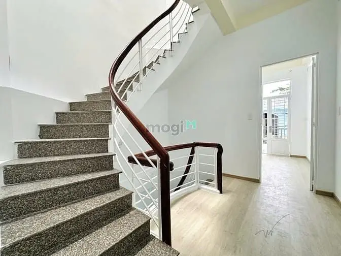 Bán Nhà Bình Thạnh- Nguyễn Xí, Gần Vincom-52M2-4Pn- Giá 8,98 Tỷ