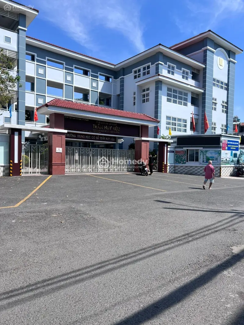 Bán Nhà Sát Mặt Tiền Nguyễn Đình Chiểu 40M2 4 Tầng Kiên Cố Nhà Còn Rất Mới