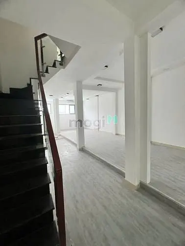 Cho Thuê Nhà Mặt Tiền Đinh Tiên Hoàng - Vị Trí Kinh Doanh Siêu Đắc