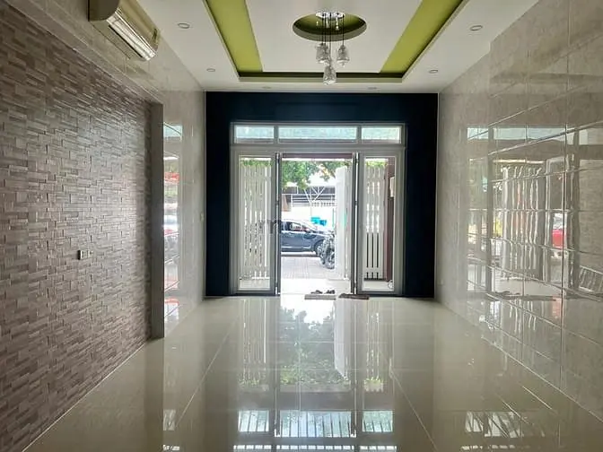 Cho Thuê Nhà Mt Nguyễn Hoàng, P. An Phú, Q2. 4X20M, 3 Lầu, Giá 32Tr/Th
