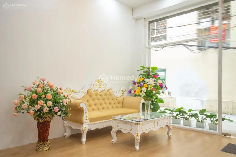 Tòa Nhà Cho Thuê Căn Hộ Dịch Vụ Khu Vực Phố Nhật, Phố Linh Lang
