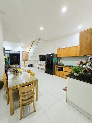 Bán Nhà - 3 Tầng - Nở Hậu - Hoàn Công Đủ - 71M2 - Trường Lưu Q9