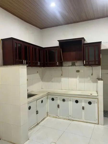 Cho Thuê Nhà Nguyên Căn Đường Trần Cao Vân, 2 Tầng, 280 M2, 6 Phòng Ngủ, Giá 8 Triệu/Tháng.
