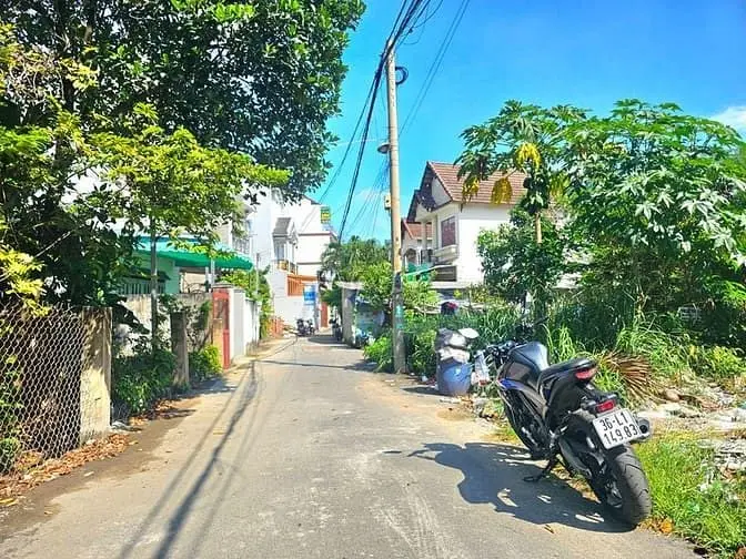 Bán Đất 1 Xẹt , Đường Số 1( Lâm Viên). Hoàng Hữu Nam.q9 - Dt : 71M2