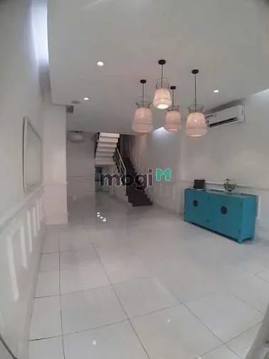 Spa - Văn Phòng Mt Trần Nhật Duật, Q1. Dt: 4X20M, Kc: Trệt 3 Lầu.