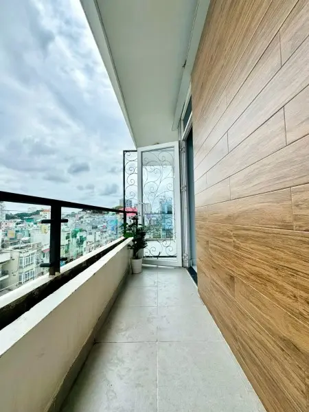 Cho Thuê Căn Hộ Full Nội Thất – Ban Công Thoáng Mát Quận 1 Gần Cầu Nguyễn Văn Cừ, Ngã Sáu Cộng Hoà