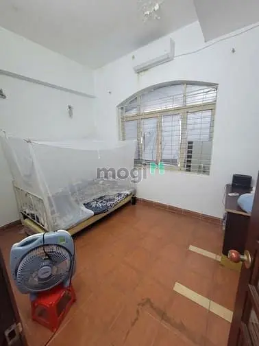 Nhà Trống, (5Pn-4Wc), Ngay Vòng Xoay Nguyễn Văn Cừ - Lý Thái Tổ