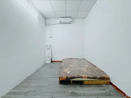 Căn Hộ 2 Phòng Ngủ – Ban Công Riêng – Trống Sẵn Dọn Vào Ngay