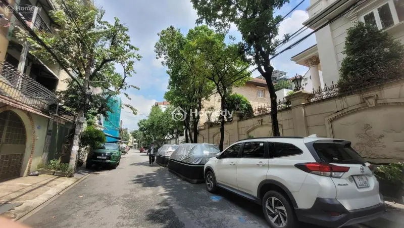 Tân Bình - Khu K300 - Hẻm 10M Nguyễn Minh Hoàng - 7.9M X 17M - 134,3M2 Đất - Hầm + 2 Lầu St - 36 Tỷ