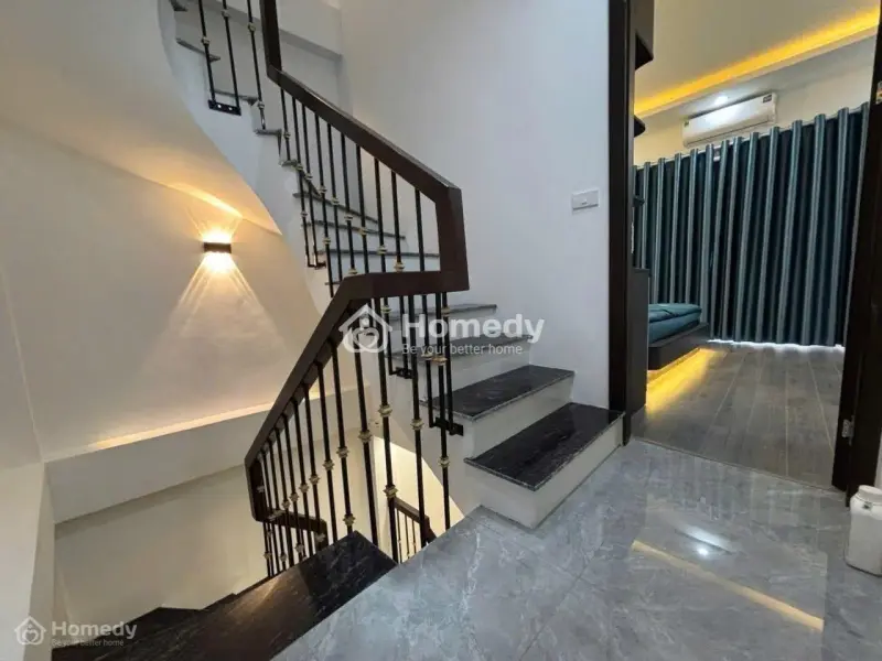 Bán Nhà - Gần Quận Uỷ Bắc Từ Liêm - Cách Đường Oto Tránh 20M - Khu Vực Sầm Uất - 6Tỷ