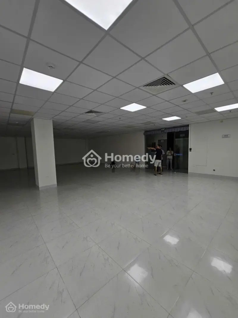 Cho Thuê Văn Phòng Vạn Phúc, Gần Ngã Tư , Diện Tích 210 M2, Sàn Thông Mặt Tiền 15M