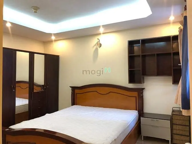 Cho Thuê Căn Hộ Central Garden Quận 1, Dt : 81 M2, 2Pn, Giá : 12 Tr/Th