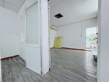 Căn Hộ 2 Phòng Ngủ – Ban Công Riêng – Trống Sẵn Dọn Vào Ngay