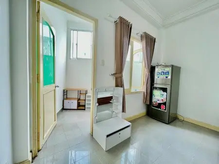 Cho Thuê Phòng Trọ Tách Bếp – Cửa Sổ Lớn Q1 Gần Đh Khoa Học-Tự Nhiên, Ngay Vòng Xoay Nowzone