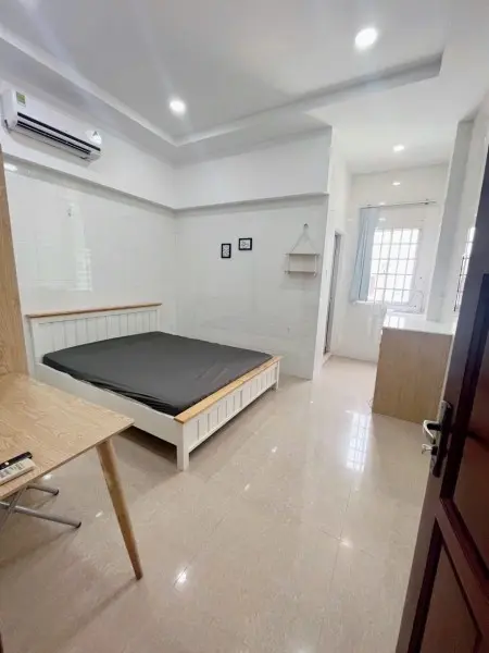 Căn Hộ Studio – Đường Cửu Long, Quận Tân Bình | Full Nội Thất, Cửa Sổ Thoáng, Gần Sân Bay – Giá Tốt