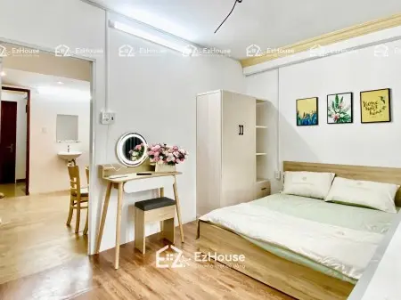 Tách Bếp Full Cửa Sổ,Mặt Tiền Ngay Luỹ Bán Bích Và Trịnh Đình Trọng