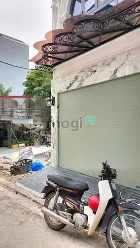 Đ.q.trung-57,2M * 7 Tầng Thang Máy- Nhà Mới Ở Ngay- Đối Diện Eon Lb