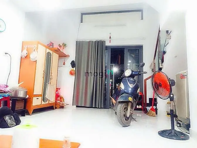 Bán Gấp Nhà Quận 2-4Pn- 3 Tầng--Hẻm 4M-Sổ Riêng-Không Quy Hoạch-4,9 Tỷ