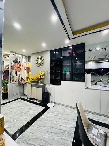 🏡 Nhà Phố 4 Tầng Có Thang Máy – Gần Mặt Tiền Nguyễn Bình