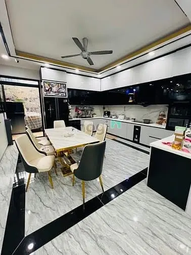 🏡 Nhà Phố 4 Tầng Có Thang Máy – Gần Mặt Tiền Nguyễn Bình