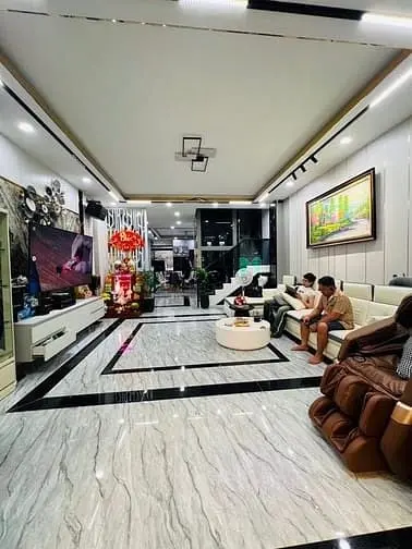 🏡 Nhà Phố 4 Tầng Có Thang Máy – Gần Mặt Tiền Nguyễn Bình