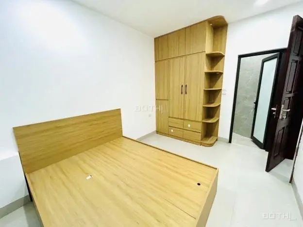 Bán Nhà Ngõ Chùa Liên Phái, 40M2, 5 Tầng, Yên Tĩnh, Giá 7.6 Tỷ!